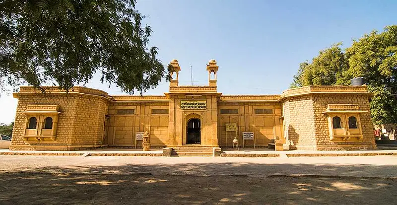 https://avathioutdoors.gumlet.io/travelGuide/dev/jaisalmer_P9725.jpg