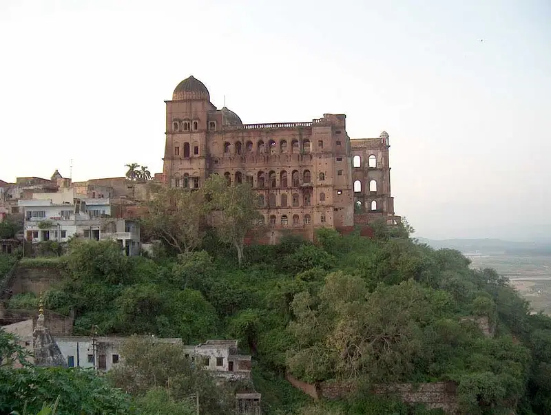 https://avathioutdoors.gumlet.io/travelGuide/dev/jammu63941.jpg