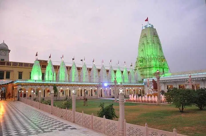 https://avathioutdoors.gumlet.io/travelGuide/dev/jhunjhunu24521.jpg