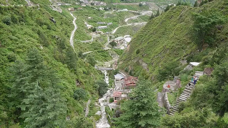 https://avathioutdoors.gumlet.io/travelGuide/dev/joshimath37635.jpg