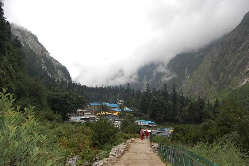 https://avathioutdoors.gumlet.io/travelGuide/dev/joshimath_P6069.jpg