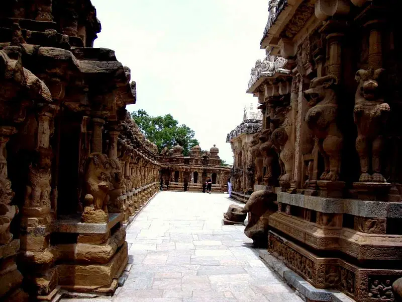 https://avathioutdoors.gumlet.io/travelGuide/dev/kanchipuram_P7248.jpg