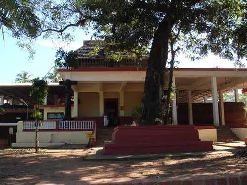 Visit Shree Mookambika Temple in Pallikunnu