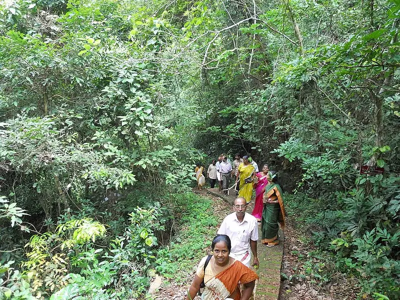 https://avathioutdoors.gumlet.io/travelGuide/dev/kannur_P9783.jpg