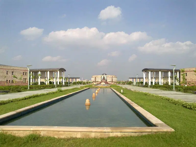 Explore Gautam Buddha Park