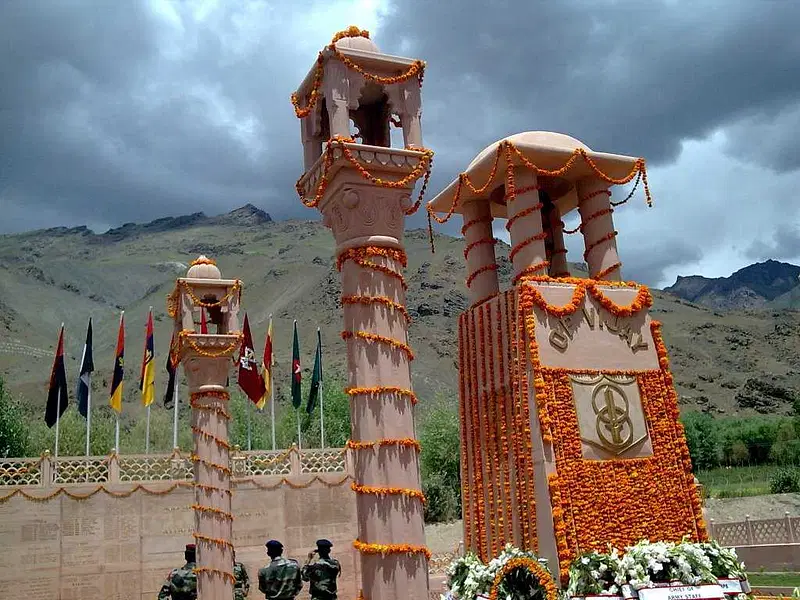 https://avathioutdoors.gumlet.io/travelGuide/dev/kargil53736.jpg