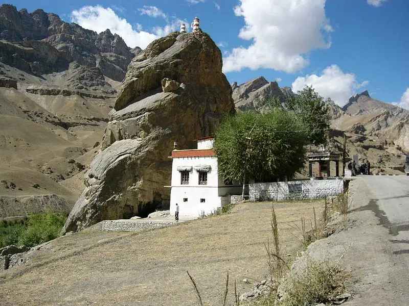https://avathioutdoors.gumlet.io/travelGuide/dev/kargil59280.jpg