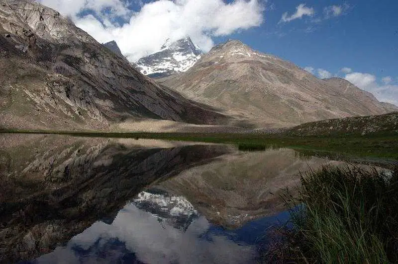 https://avathioutdoors.gumlet.io/travelGuide/dev/kargil_P2292.jpg