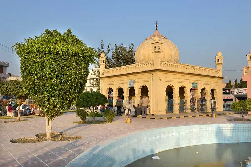 Explore Miran Sahib's Tomb in Karnal
