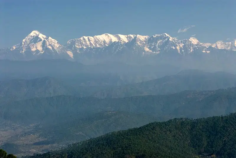 https://avathioutdoors.gumlet.io/travelGuide/dev/kausani_P2930.jpg