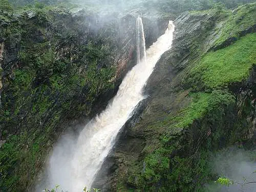 https://avathioutdoors.gumlet.io/travelGuide/dev/kemmanagundi_P3732.jpg