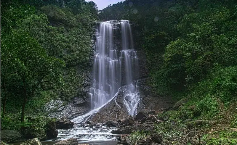 https://avathioutdoors.gumlet.io/travelGuide/dev/kemmanagundi_P4012.jpg