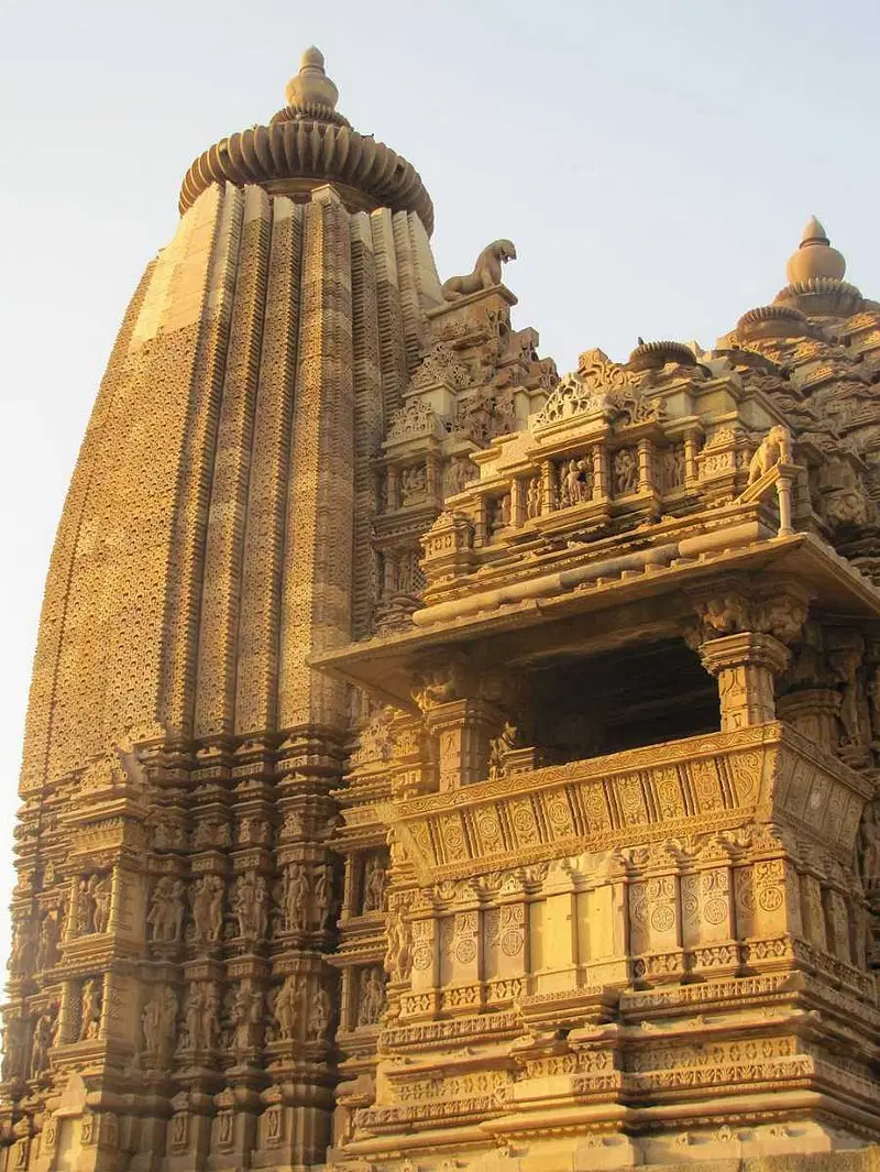 https://avathioutdoors.gumlet.io/travelGuide/dev/khajuraho_P1429.jpg