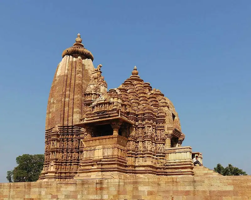 https://avathioutdoors.gumlet.io/travelGuide/dev/khajuraho_P4558.jpg