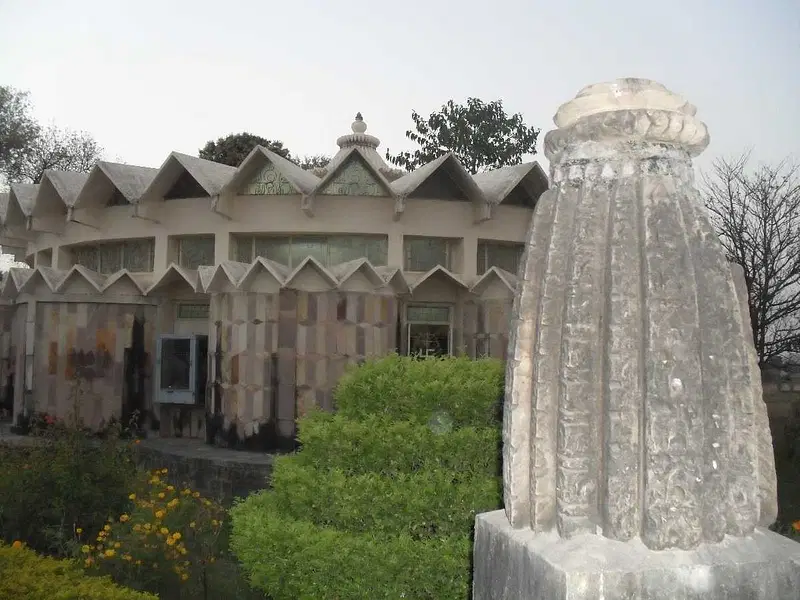 https://avathioutdoors.gumlet.io/travelGuide/dev/khajuraho_P6219.jpg