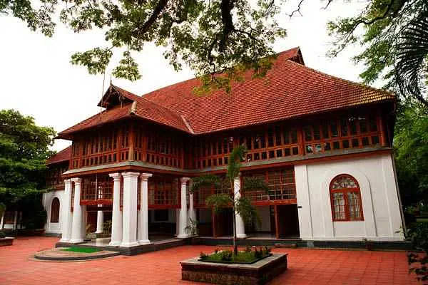 https://avathioutdoors.gumlet.io/travelGuide/dev/kochi_P1156.jpg