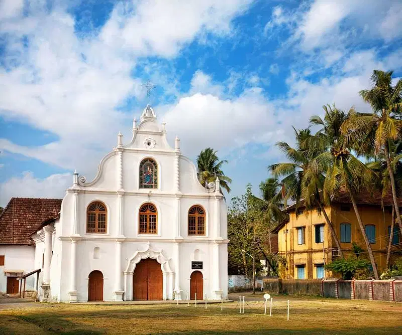 https://avathioutdoors.gumlet.io/travelGuide/dev/kochi_P1284.jpg