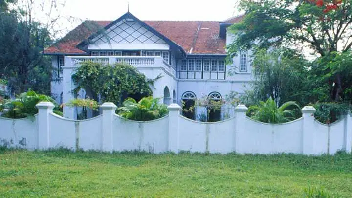 Explore Pierce Leslie Bungalow