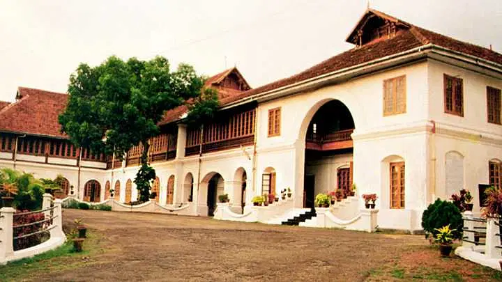 https://avathioutdoors.gumlet.io/travelGuide/dev/kochi_P7921.jpg