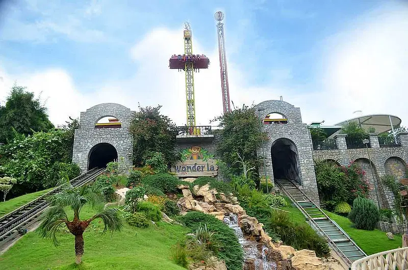 https://avathioutdoors.gumlet.io/travelGuide/dev/kochi_P8935.jpg