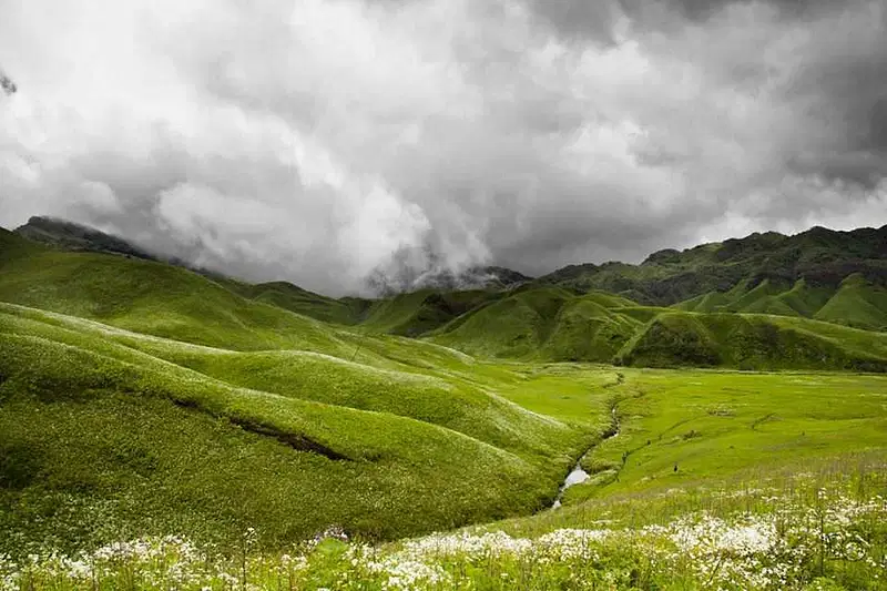 https://avathioutdoors.gumlet.io/travelGuide/dev/kohima_P3381.jpg