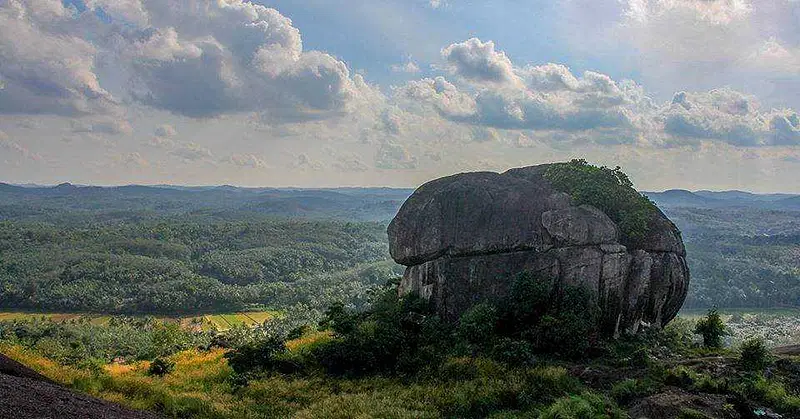 https://avathioutdoors.gumlet.io/travelGuide/dev/kollam_P3466.jpg