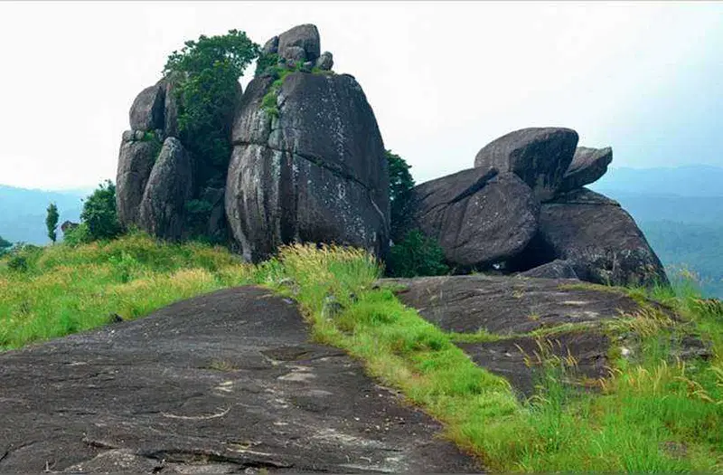 https://avathioutdoors.gumlet.io/travelGuide/dev/kollam_P3529.jpg