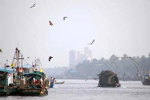 https://avathioutdoors.gumlet.io/travelGuide/dev/kollam_P4150.jpg