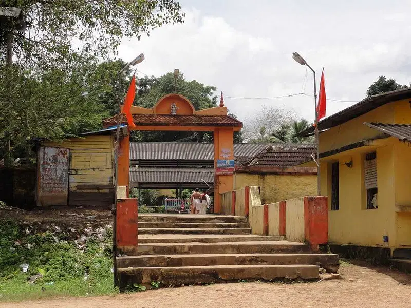 https://avathioutdoors.gumlet.io/travelGuide/dev/kollam_P6739.jpg