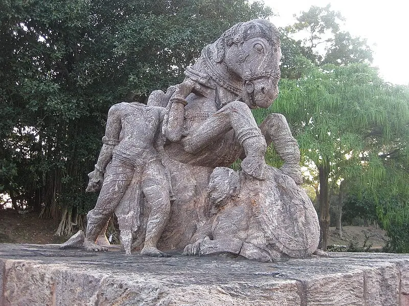 https://avathioutdoors.gumlet.io/travelGuide/dev/konark_P8554.jpg