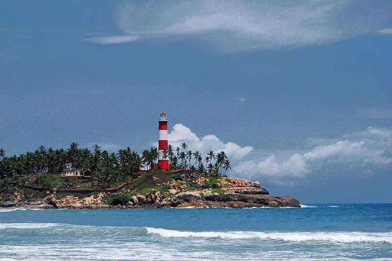 https://avathioutdoors.gumlet.io/travelGuide/dev/kovalam_P3393.jpg
