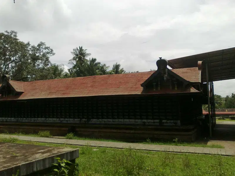 https://avathioutdoors.gumlet.io/travelGuide/dev/kozhikode_P2523.jpg