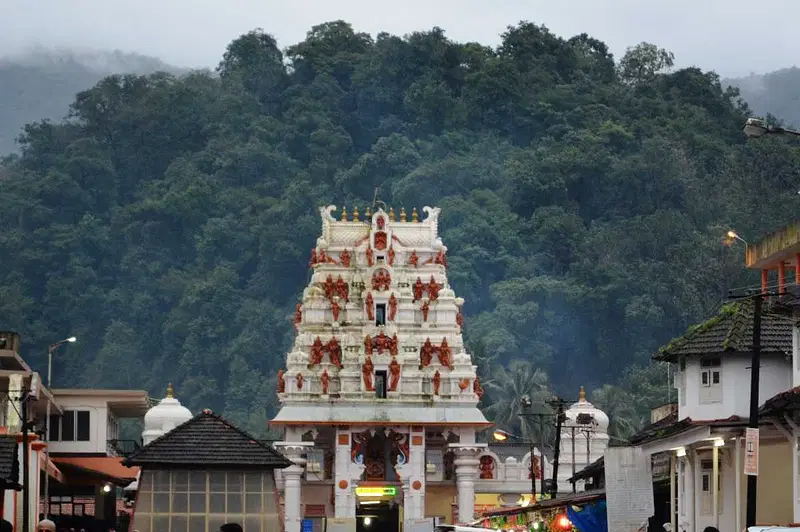 https://avathioutdoors.gumlet.io/travelGuide/dev/kukke-subramanya_P4132.jpg