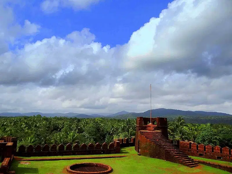 https://avathioutdoors.gumlet.io/travelGuide/dev/kumta_P2854.jpg
