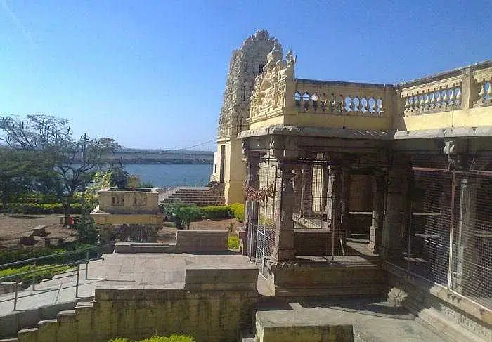 https://avathioutdoors.gumlet.io/travelGuide/dev/kurnool_P3224.jpg