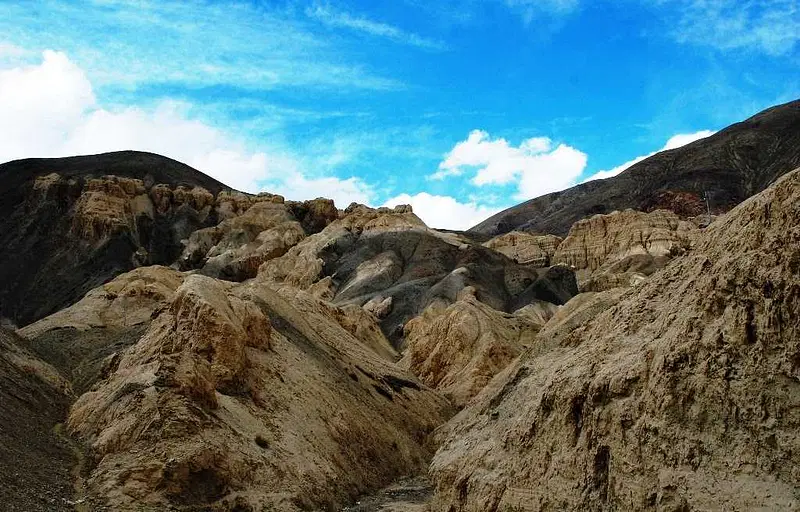 https://avathioutdoors.gumlet.io/travelGuide/dev/lamayuru58932.jpg