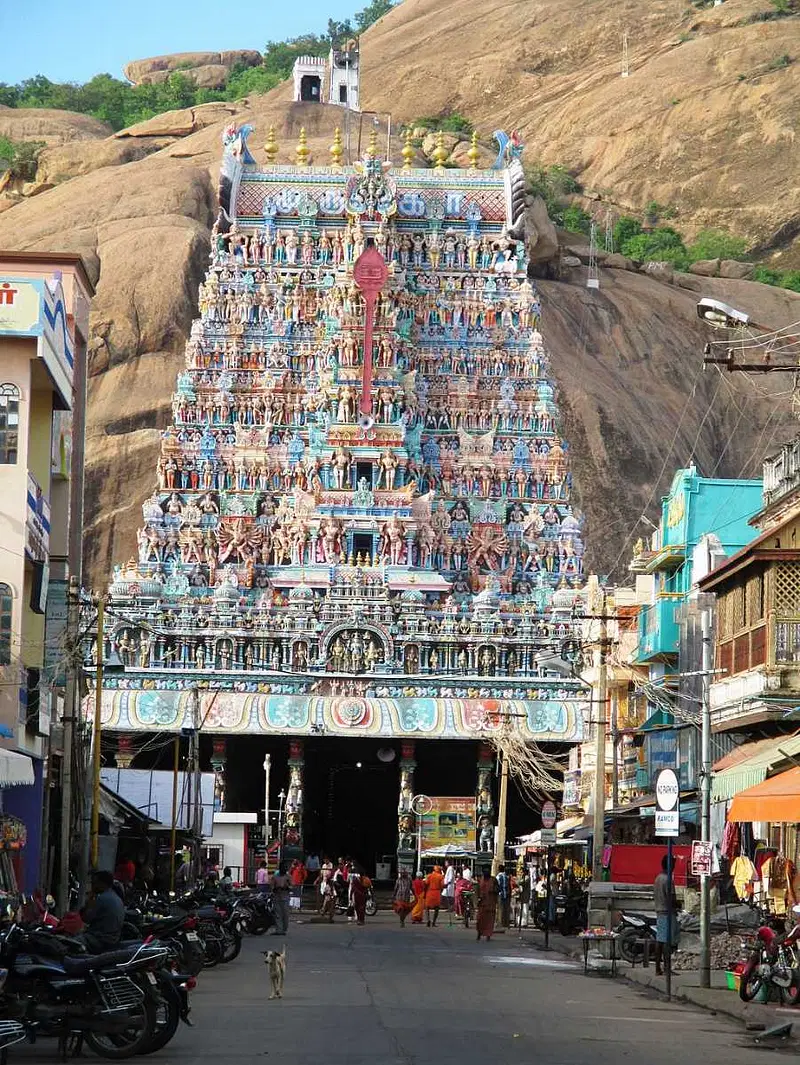 https://avathioutdoors.gumlet.io/travelGuide/dev/madurai_P5744.jpg
