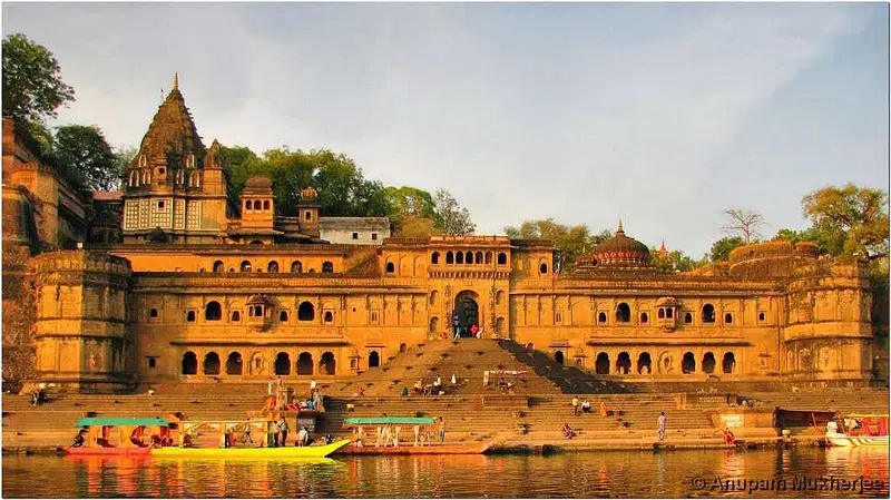 https://avathioutdoors.gumlet.io/travelGuide/dev/maheshwar76556.jpg