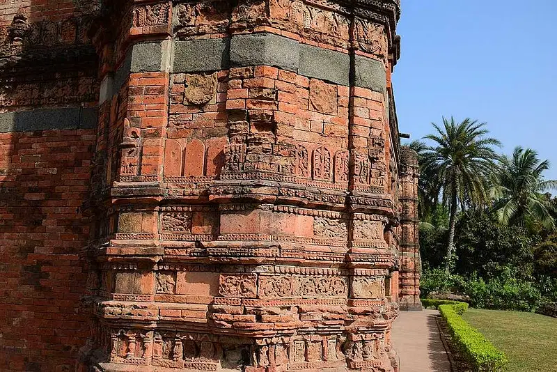 https://avathioutdoors.gumlet.io/travelGuide/dev/malda_P5148.jpg