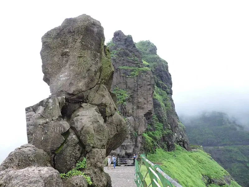 https://avathioutdoors.gumlet.io/travelGuide/dev/malshej-ghat83805.jpg