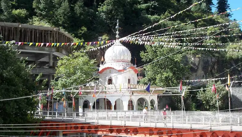 https://avathioutdoors.gumlet.io/travelGuide/dev/manikaran-sahib28853.jpg