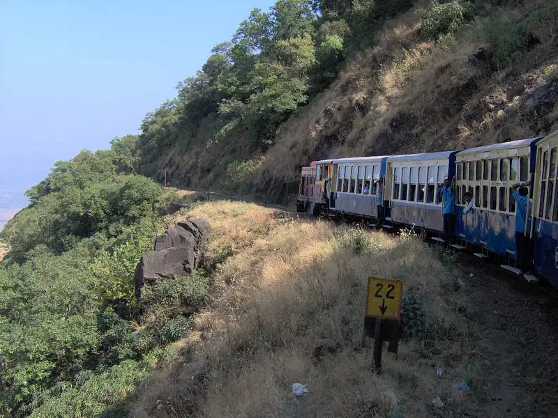 https://avathioutdoors.gumlet.io/travelGuide/dev/matheran_P2339.jpg