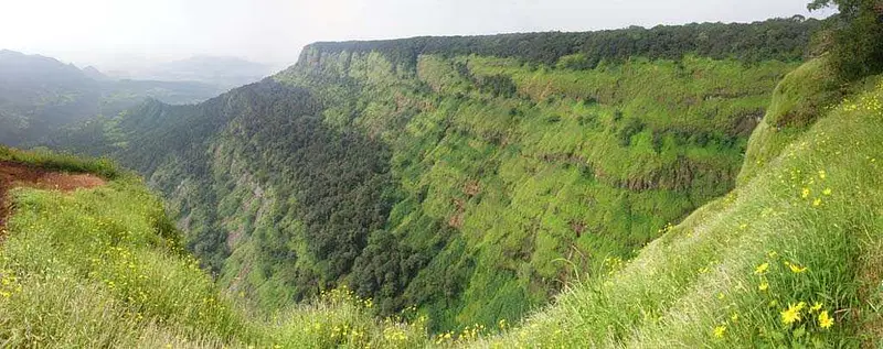 https://avathioutdoors.gumlet.io/travelGuide/dev/matheran_P6836.jpg