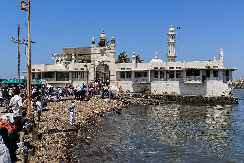 https://avathioutdoors.gumlet.io/travelGuide/dev/mumbai_P8272.jpg