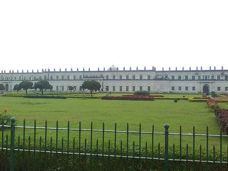 https://avathioutdoors.gumlet.io/travelGuide/dev/murshidabad_P5318.jpg