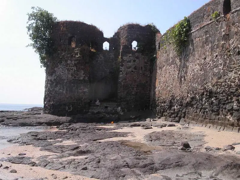 https://avathioutdoors.gumlet.io/travelGuide/dev/murud-janjira80990.jpg
