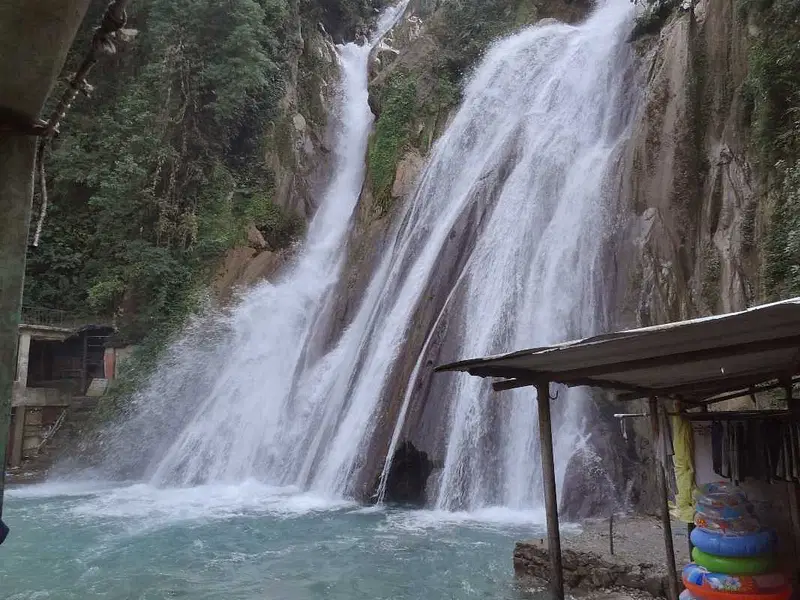 https://avathioutdoors.gumlet.io/travelGuide/dev/mussoorie_P5067.jpg