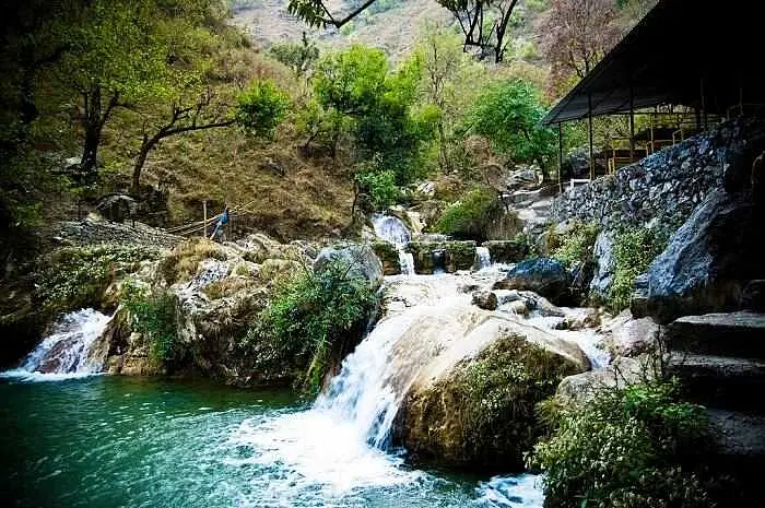 https://avathioutdoors.gumlet.io/travelGuide/dev/mussoorie_P7230.jpg