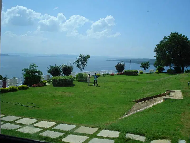 https://avathioutdoors.gumlet.io/travelGuide/dev/nalgonda93575.jpg