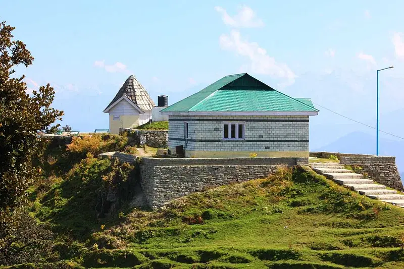https://avathioutdoors.gumlet.io/travelGuide/dev/narkanda17039.jpg